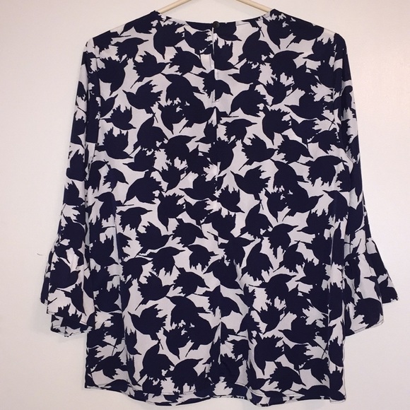 Flutter sleeve top with birds - Picture 3 of 3